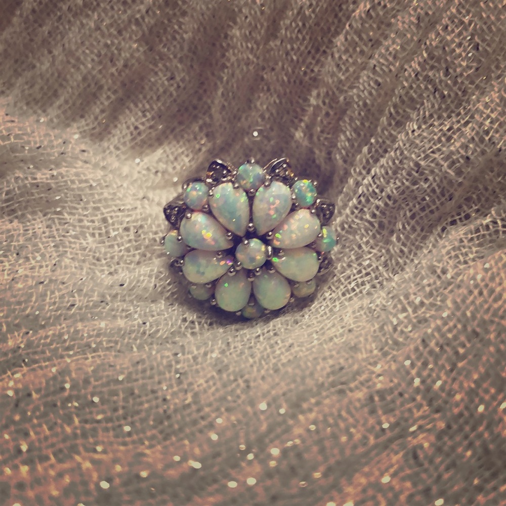 Gorgeous opal ring